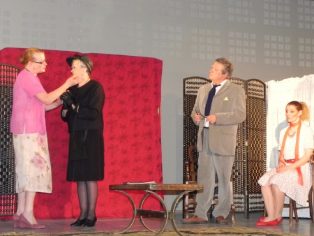 Acte 1 scène 4 Mme Agazzi : Mme Frola : M. Agazzi : Dina